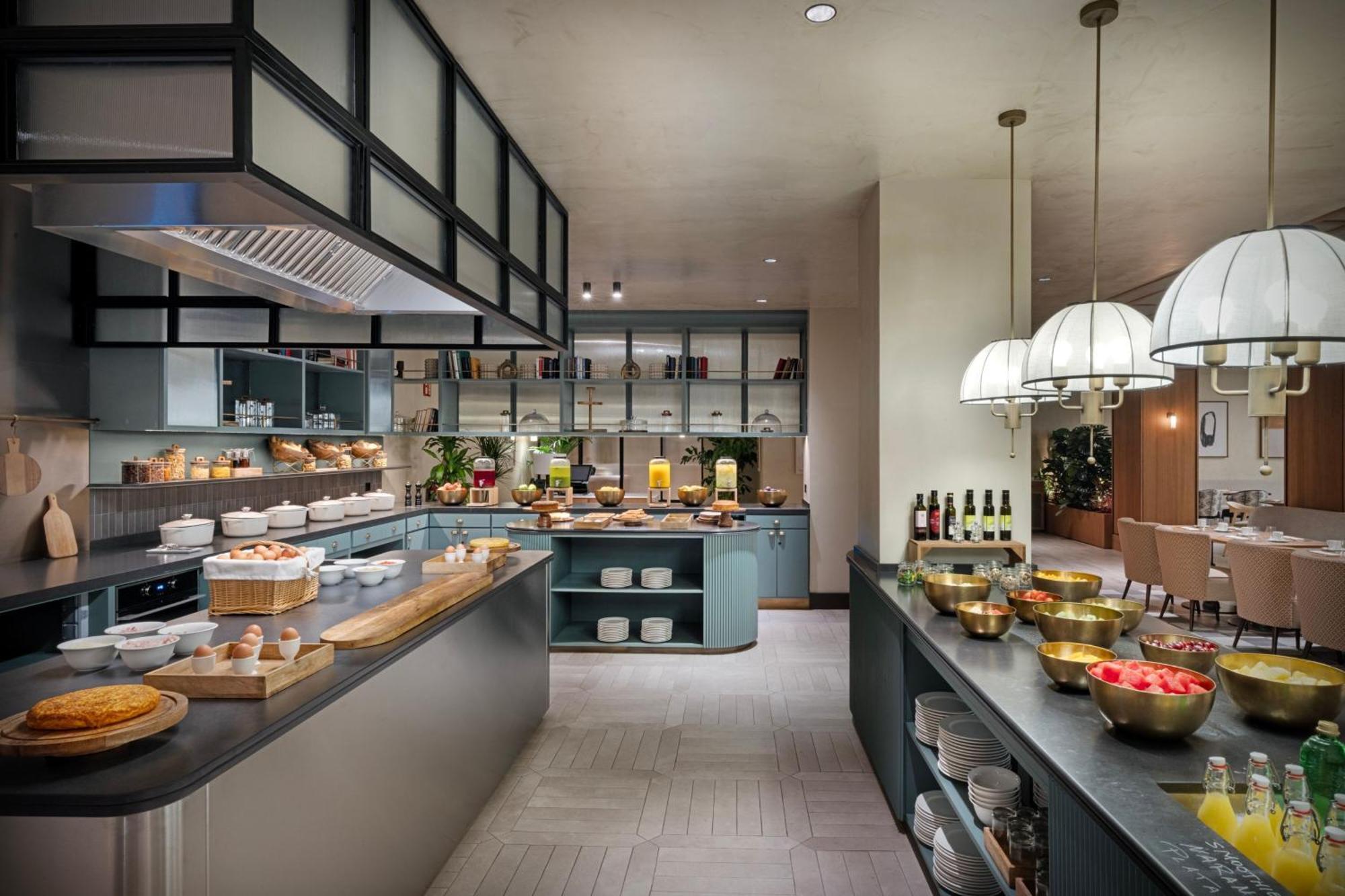 The Westin Madrid Cuzco Hotel Екстериор снимка